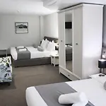 Alexandar Ii Hotel
