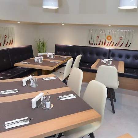 Alexandar Ii Hotel Escópia